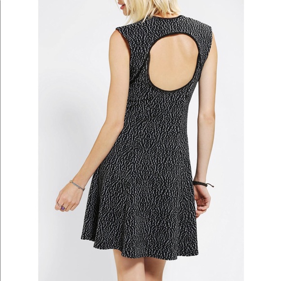 UO silence and noise skater dress with open back - Picture 2 of 4
